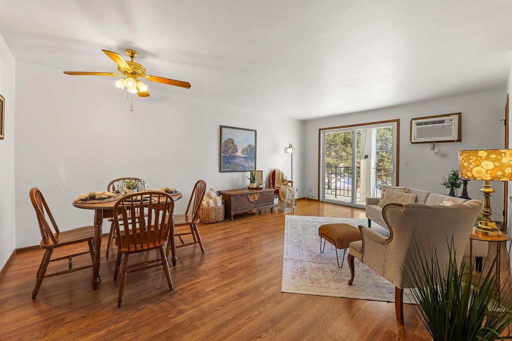 Photo of 49 University DRIVE, Fond Du Lac, WI 54935 (MLS # 50319711)