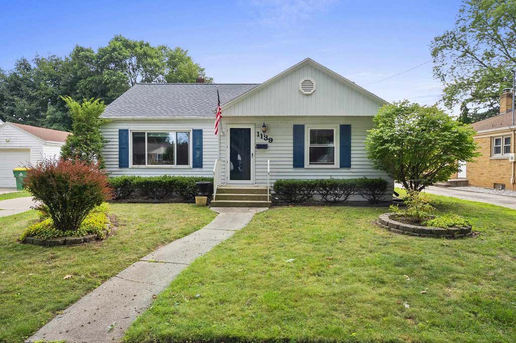 Photo of 1139 Kellogg STREET, Green Bay, WI 54303 (MLS # 50330864)
