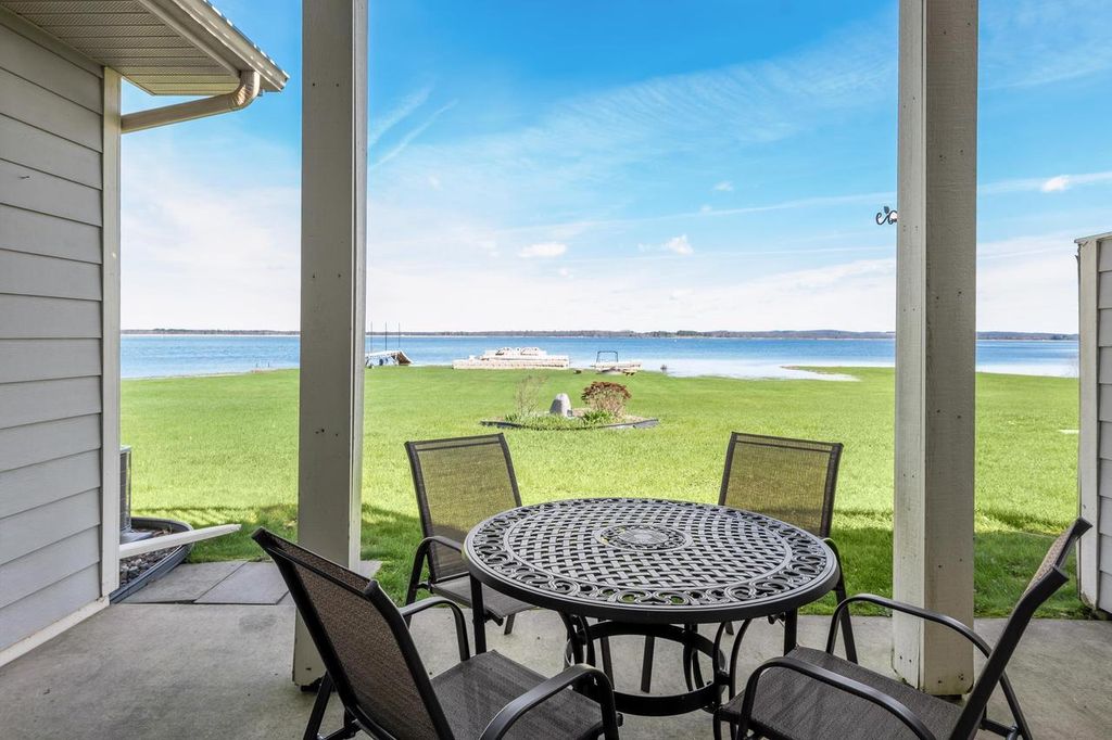 Photo of 178 E Front STREET #31, Marquette, WI 53947 (MLS # 2019966)