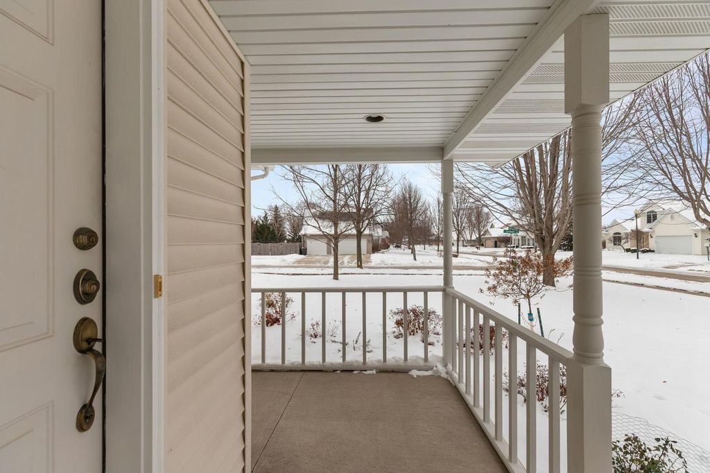 Photo of 3034 E Fallcreek LANE, Appleton, WI 54913 (MLS # 50319433)