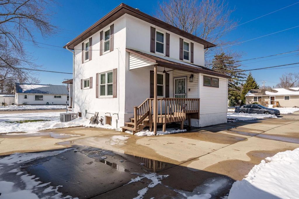 Photo of 1203 Beloit AVENUE, Janesville, WI 53546 (MLS # 2019212)