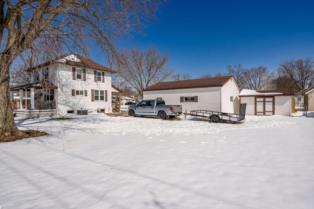 Photo of 1203 Beloit AVENUE, Janesville, WI 53546 (MLS # 2019212)