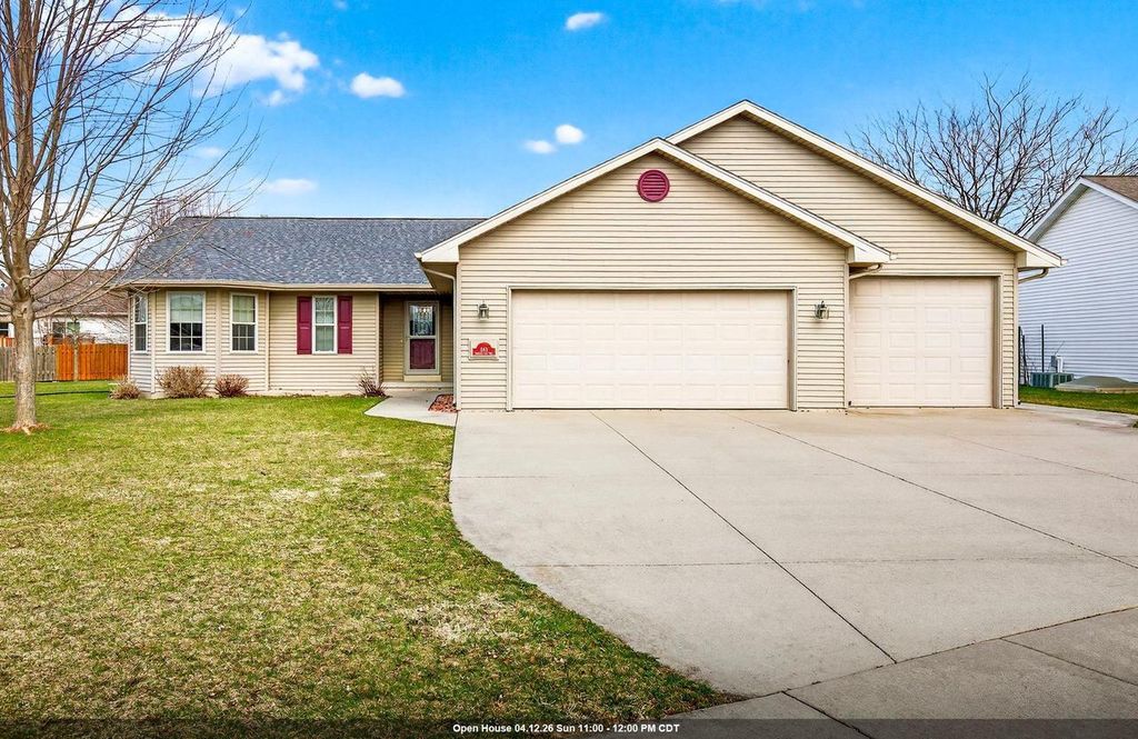 Photo of 343 Dakota Lee WAY, Omro, WI 54963 (MLS # 50323228)