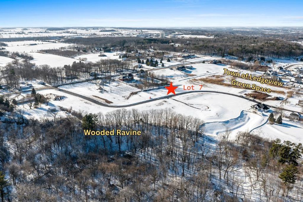 Photo of 4134 Half Crown, De Pere, WI 54115 (MLS # 50319341)