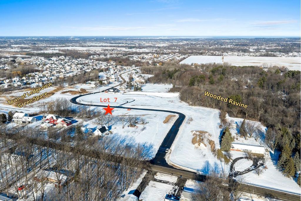 Photo of 4134 Half Crown, De Pere, WI 54115 (MLS # 50319341)