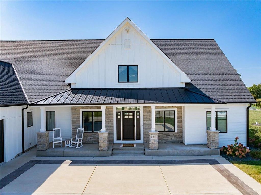 Photo of 2231 Wooded Ridge TRAIL, Cottage Grove, WI 53527 (MLS # 2016215)