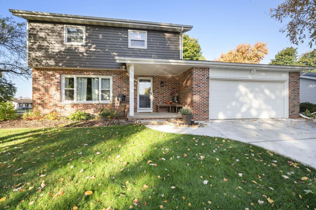 Photo of 125 Bluebird COURT, Fredonia, WI 53021 (MLS # 1939923)