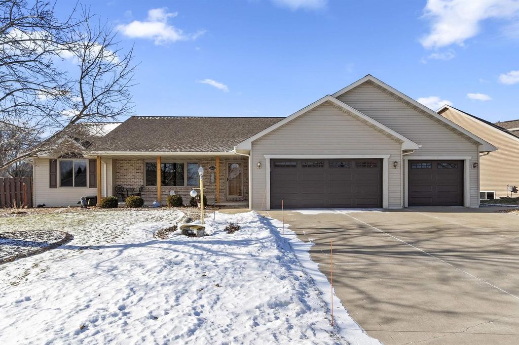 Photo of 1615 Shallow Creek COURT, Green Bay, WI 54313 (MLS # 50320020)