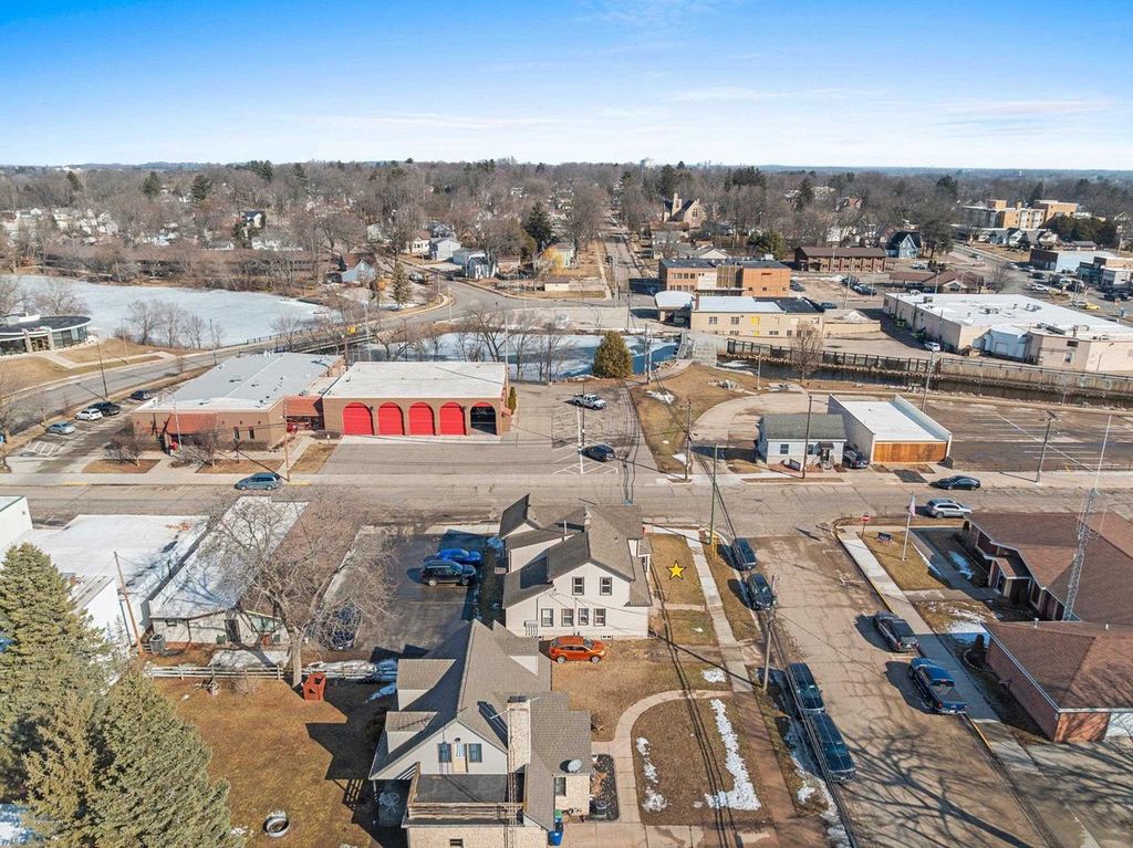 Photo of 36 S Clinton AVENUE, Clintonville, WI 54929 (MLS # 50321281)