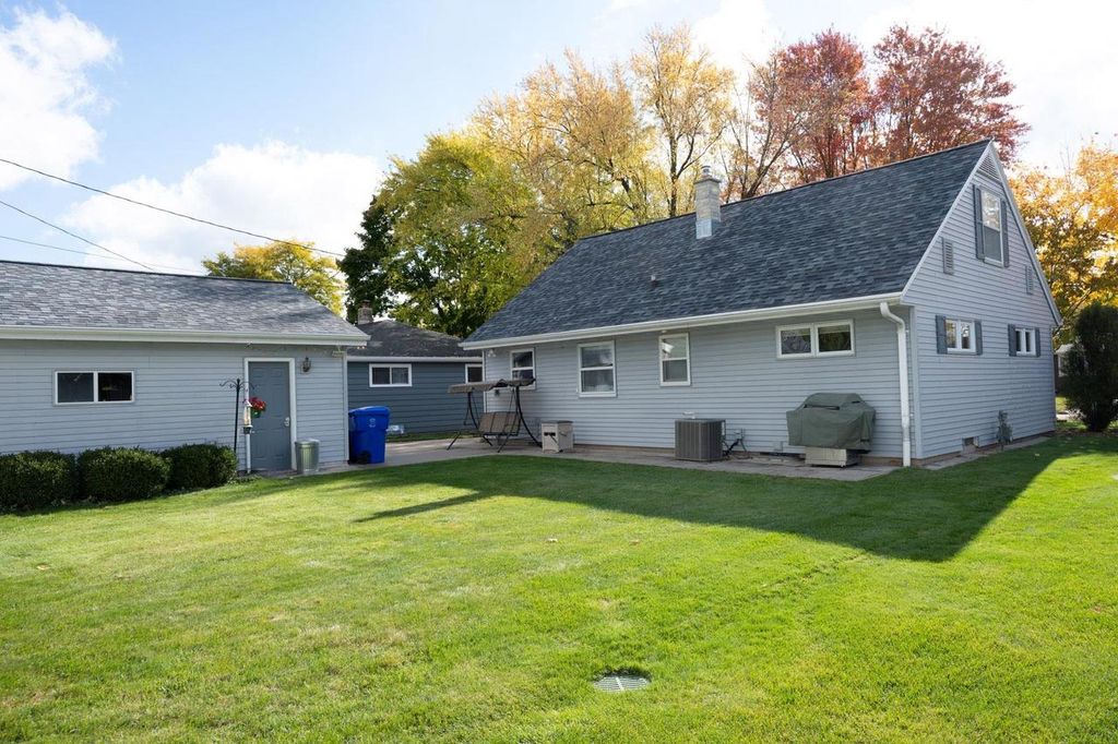 Photo of 1106 E Byrd STREET, Appleton, WI 54911 (MLS # 50318755)