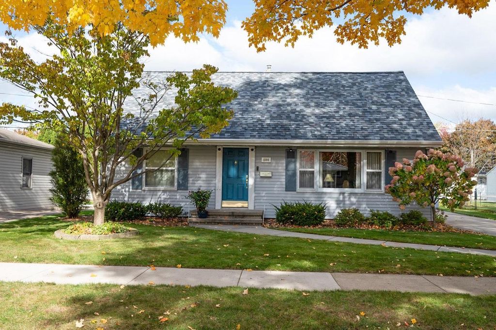 Photo of 1106 E Byrd STREET, Appleton, WI 54911 (MLS # 50318755)