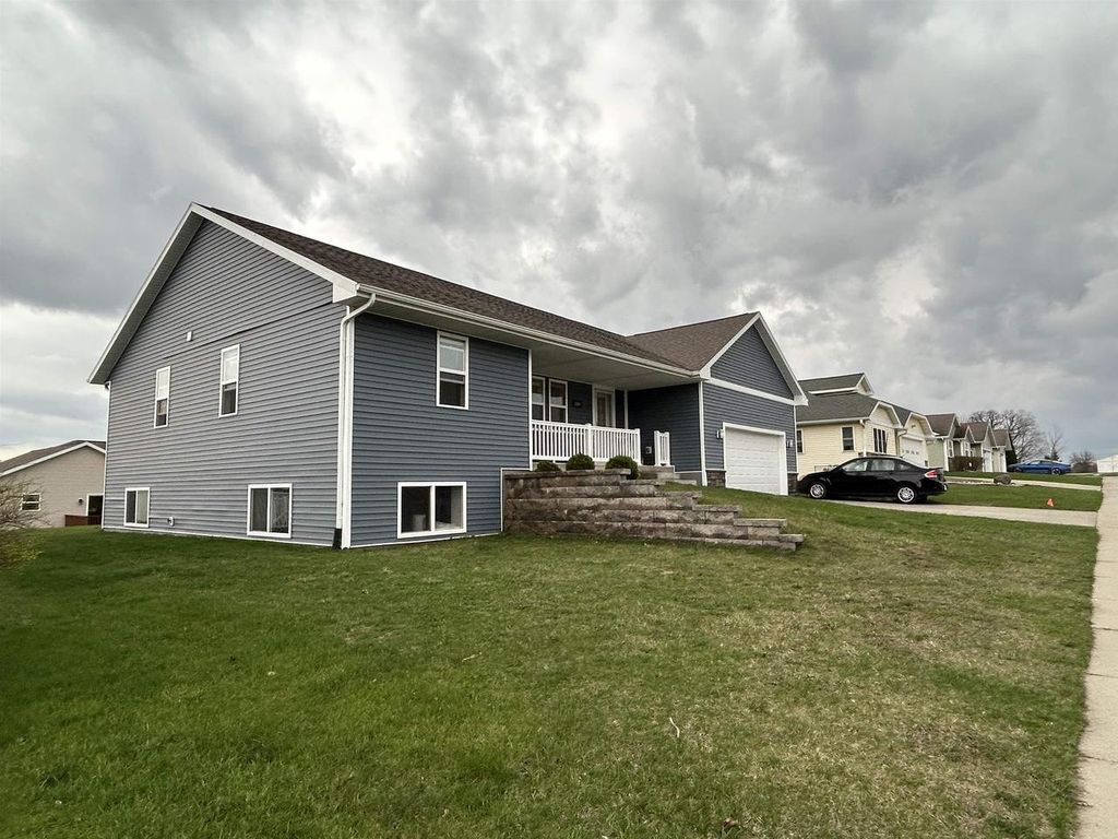 Photo of 1440 Tillberry DRIVE, Baraboo, WI 53913 (MLS # 2021195)