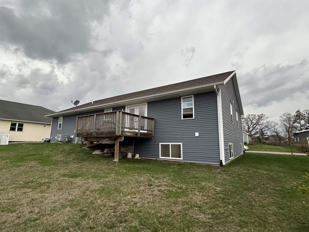 Photo of 1440 Tillberry DRIVE, Baraboo, WI 53913 (MLS # 2021195)