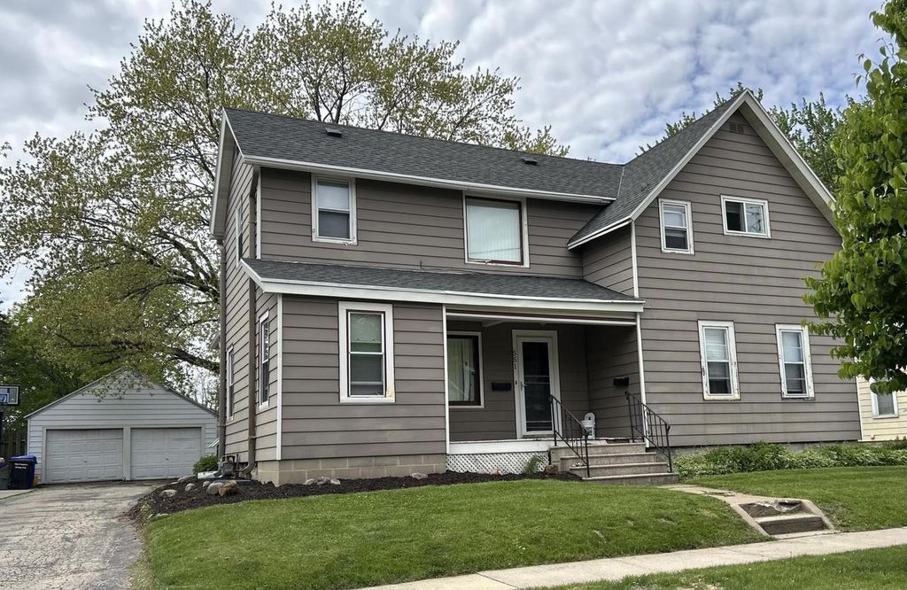 Photo of 551 N State STREET, Appleton, WI 54911 (MLS # 50326070)
