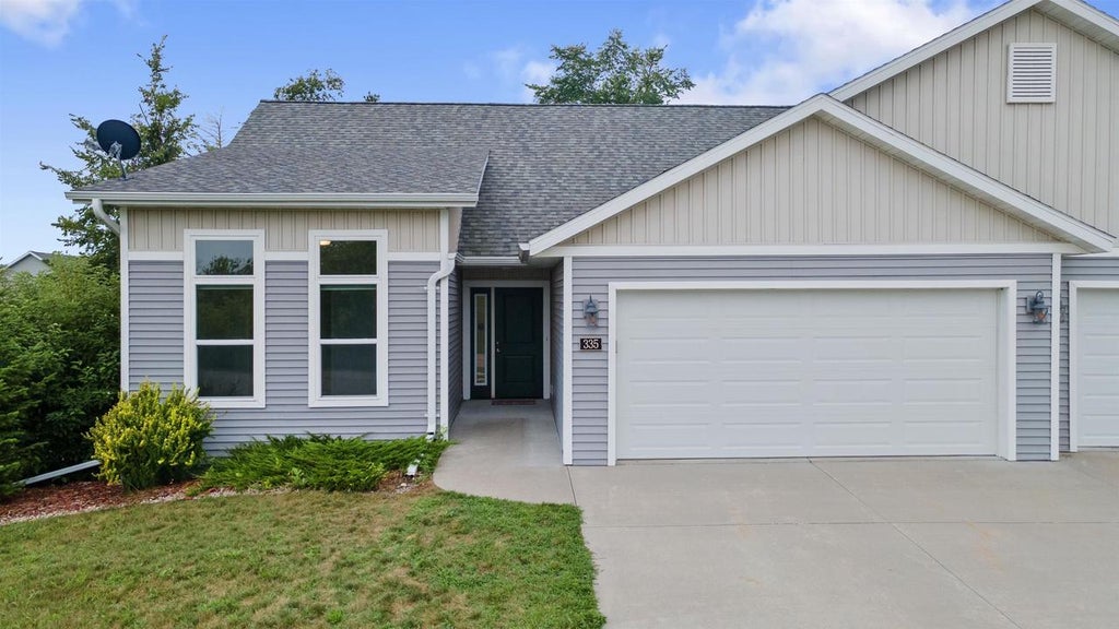 Photo of 335 Allen STREET, Amherst, WI 54406 (MLS # 22603967)