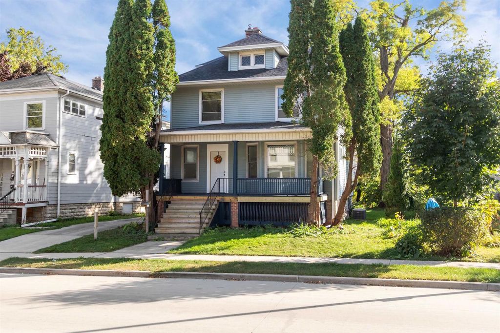 Photo of 100 W Division STREET, Fond Du Lac, WI 54935 (MLS # 50316501)