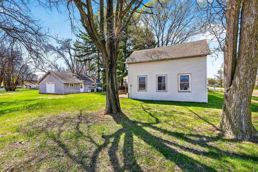 Photo of 400 Chestnut STREET, Boscobel, WI 53805 (MLS # 2021278)