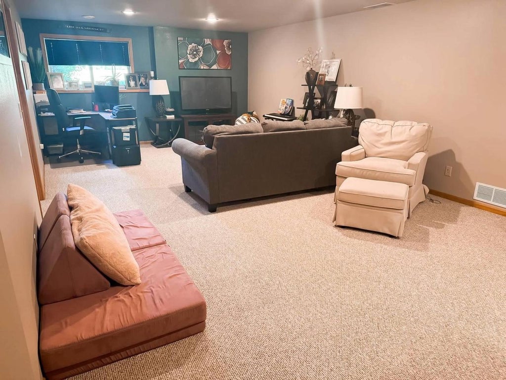 Photo of W8314 Hawkview CIRCLE, Fond Du Lac, WI 54937 (MLS # 50330354)