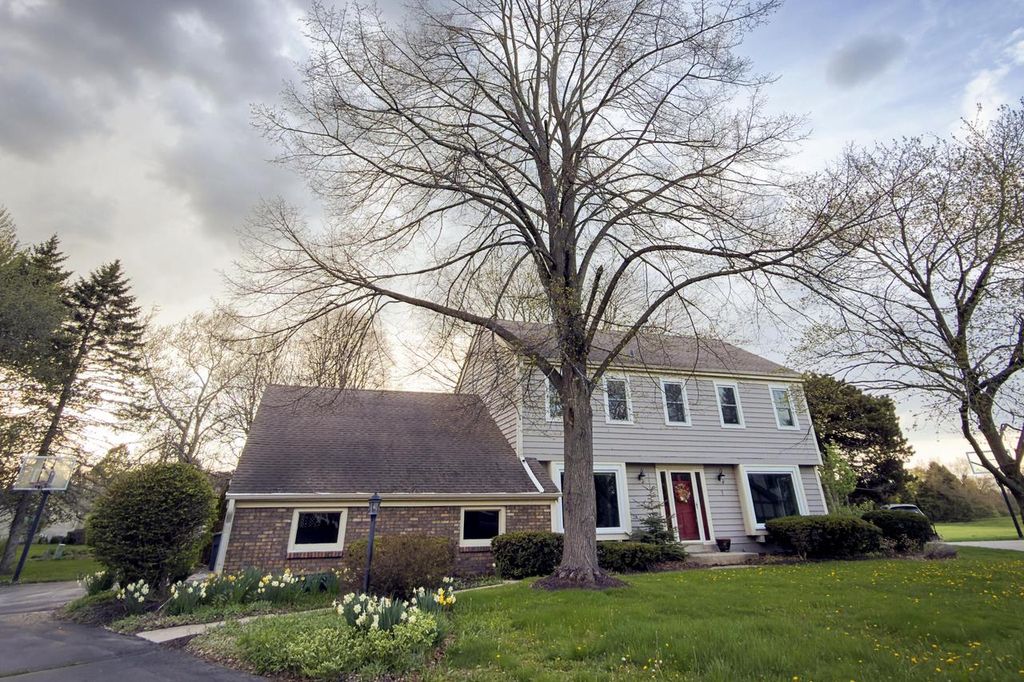 Photo of 3 Birchwood COURT, Wind Point, WI 53402 (MLS # 1960895)