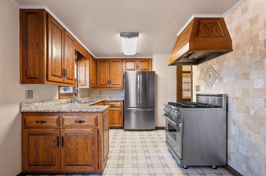 Photo of 1934 Debra LANE, Green Bay, WI 54302 (MLS # 50332840)