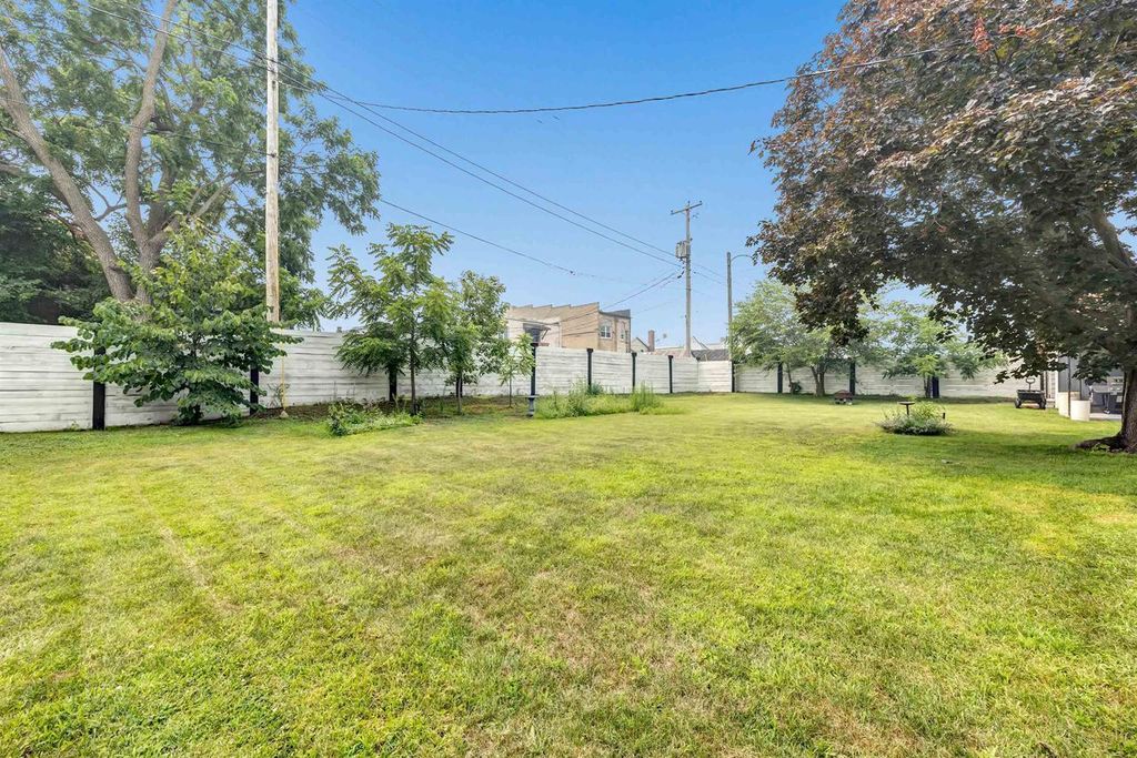 Photo of 109 E Wisconsin STREET, Weyauwega, WI 54983 (MLS # 50329485)