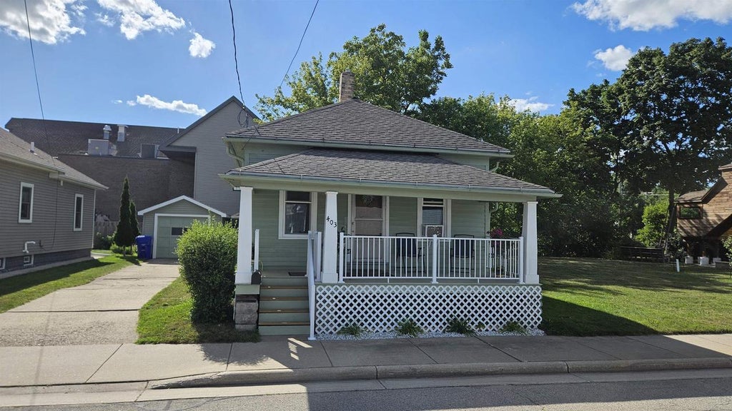 Photo of 403 N Clark STREET, Appleton, WI 54911 (MLS # 50331212)
