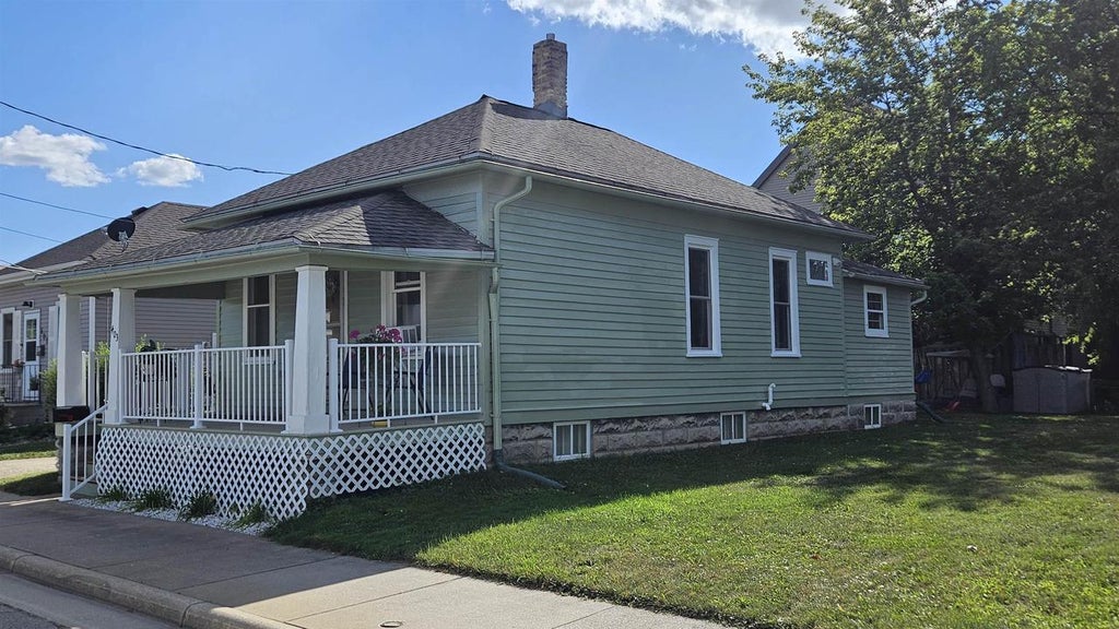 Photo of 403 N Clark STREET, Appleton, WI 54911 (MLS # 50331212)
