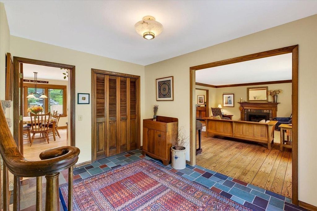 Photo of 201 Saratoga CIRCLE, Madison, WI 53705 (MLS # 2023349)