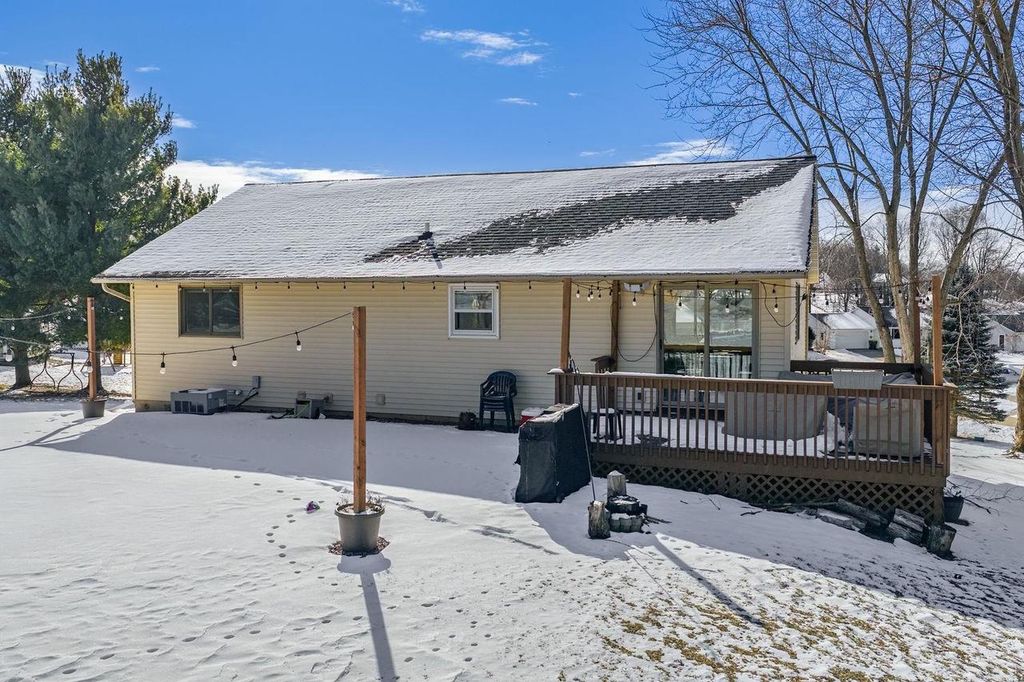 Photo of 955 Krystle COURT, Reedsburg, WI 53959 (MLS # 2016006)