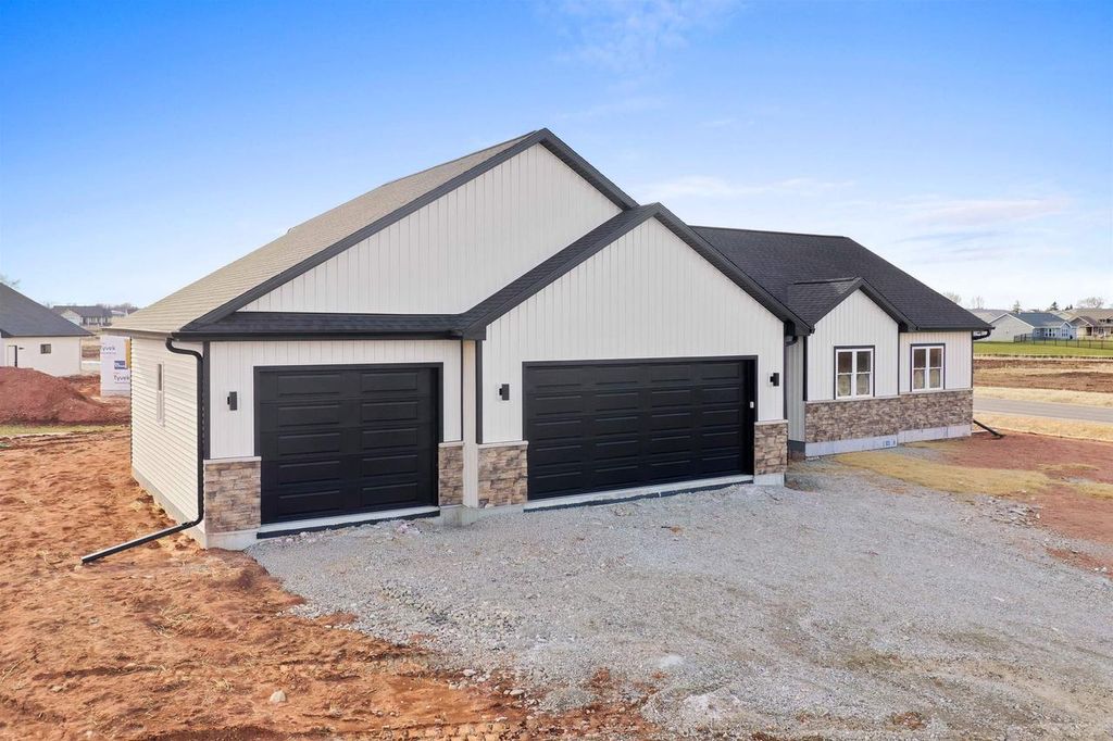 Photo of 8347 Marlo AVENUE, Neenah, WI 54956 (MLS # 50323316)