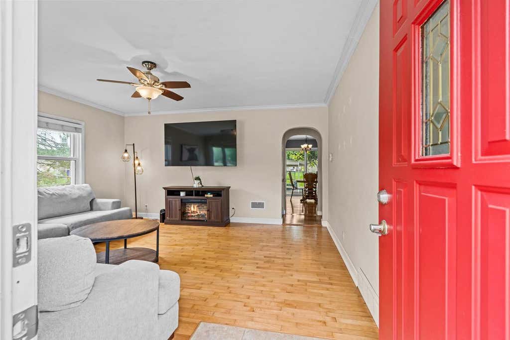 Photo of 423 E Harrison STREET, Appleton, WI 54915 (MLS # 50330839)