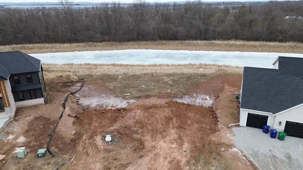 Photo of 2500 N Stellita CIRCLE, De Pere, WI 54115 (MLS # 50328695)
