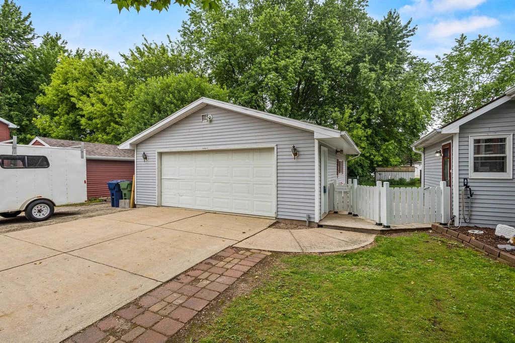 Photo of 222 Pine STREET, Wrightstown, WI 54180 (MLS # 50328317)