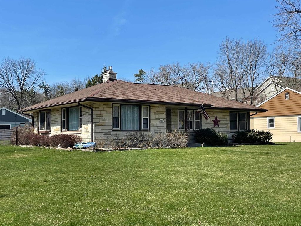 Photo of W240N6291 Maple AVENUE, Sussex, WI 53089 (MLS # 2020366)