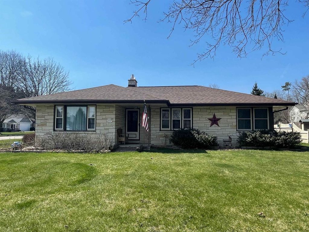 Photo of W240N6291 Maple AVENUE, Sussex, WI 53089 (MLS # 2020366)