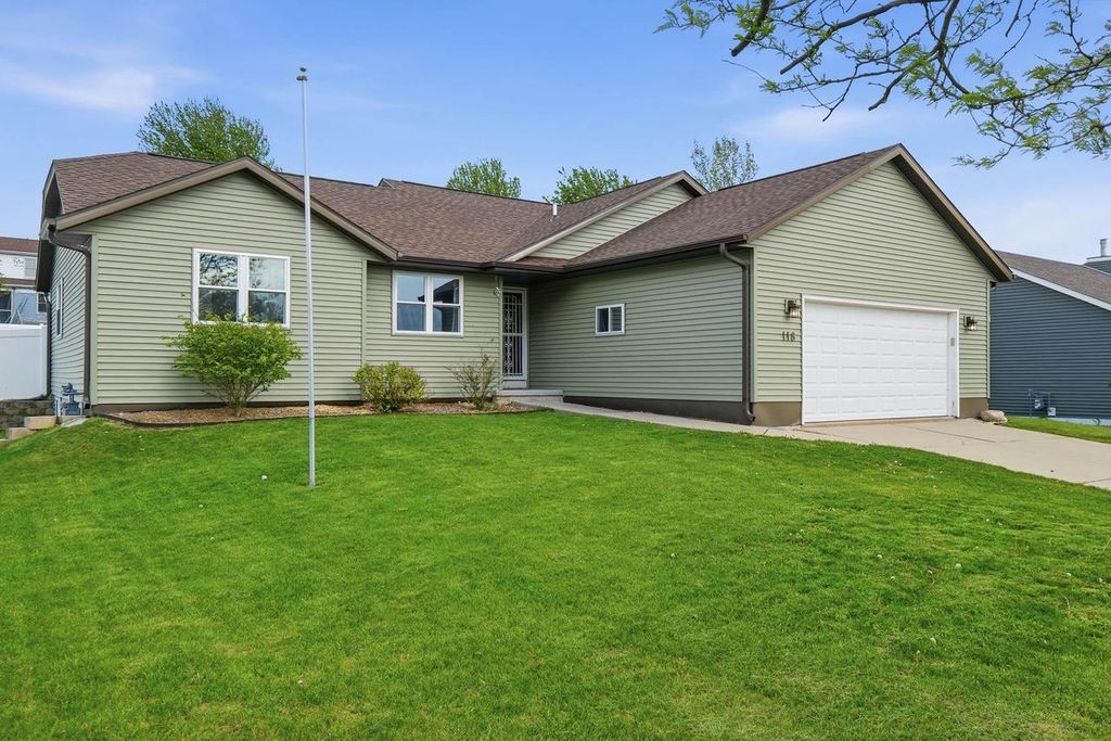 Photo of 118 Campion DRIVE, Evansville, WI 53536 (MLS # 2022470)