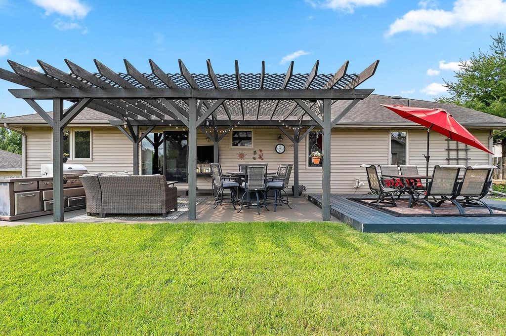 Photo of 3182 Primrose LANE, Green Bay, WI 54313 (MLS # 50330965)