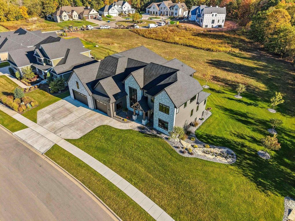 Photo of 2011 Labyrinth LANE, De Pere, WI 54115 (MLS # 50324519)