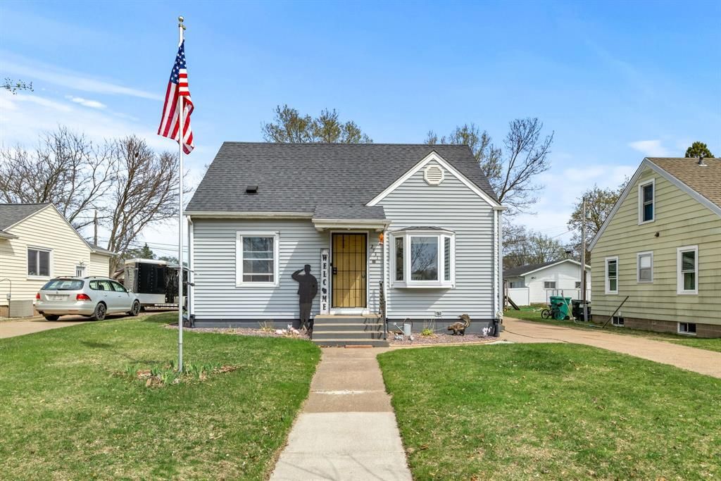 Photo of 2931 8th STREET, Eau Claire, WI 54703 (MLS # 1600143)