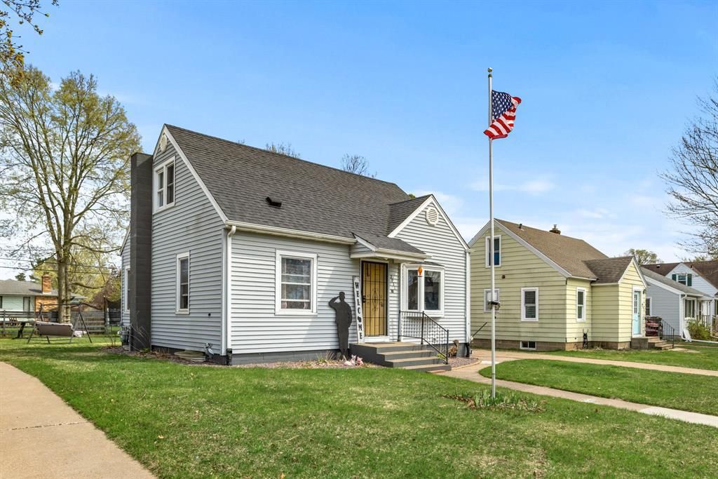 Photo of 2931 8th STREET, Eau Claire, WI 54703 (MLS # 1600143)