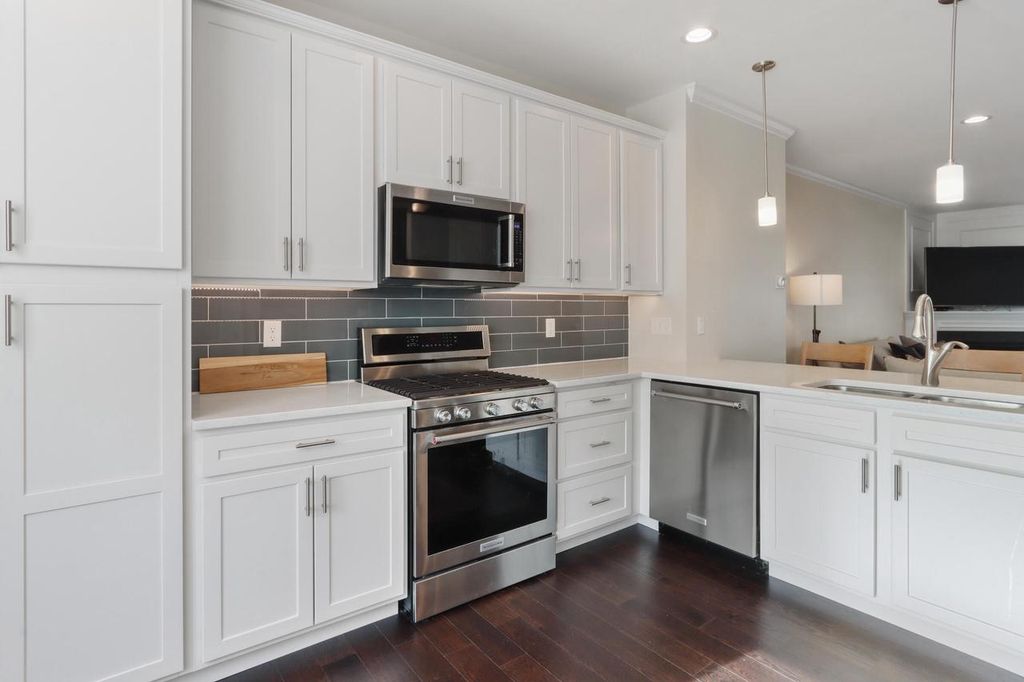 Photo of 170 3rd AVENUE, Fontana, WI 53125 (MLS # 1947895)