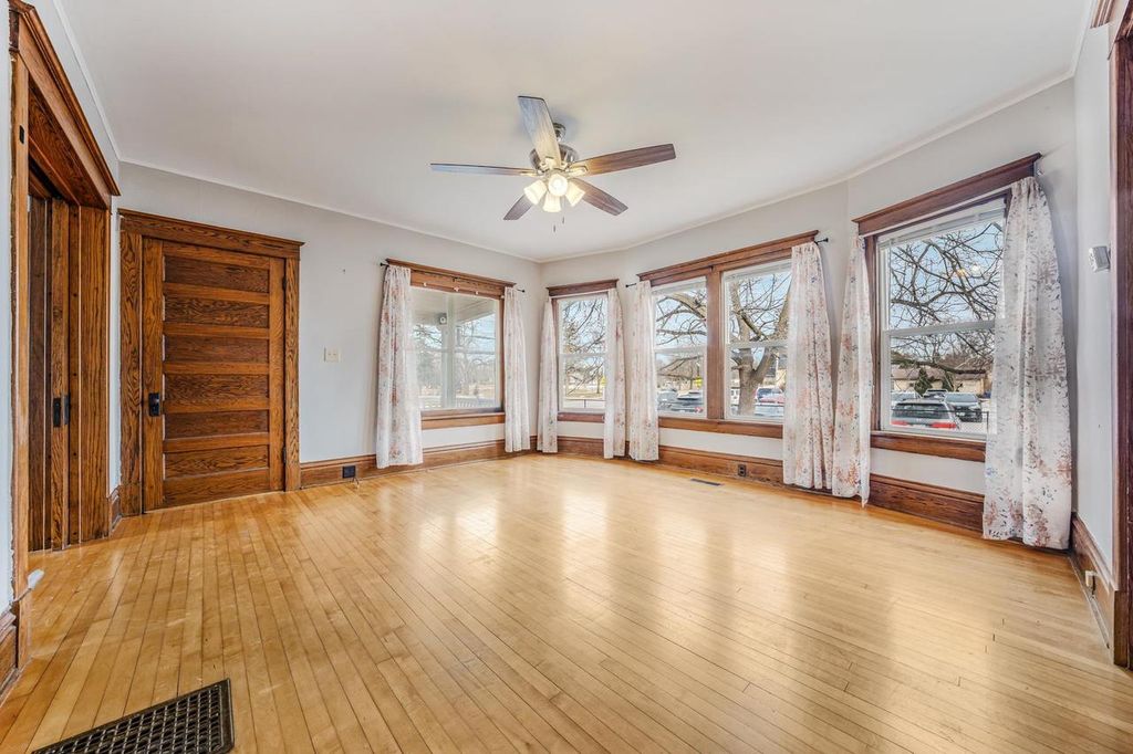 Photo of 717 W South Park AVENUE, Oshkosh, WI 54904 (MLS # 50320446)