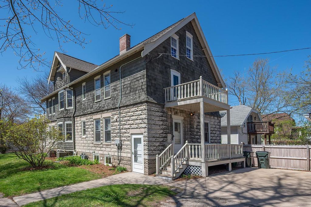 Photo of 3700 N Murray AVENUE #3702, Shorewood, WI 53211 (MLS # 1958217)