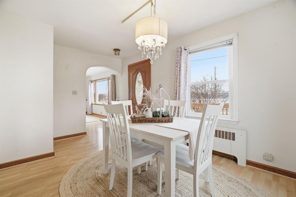 Photo of 1127 W Northland AVENUE, Appleton, WI 54914 (MLS # 50322866)