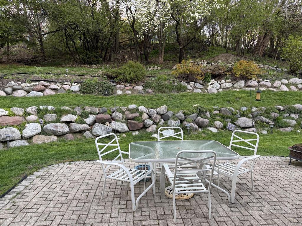 Photo of 204 Cambridge AVENUE, Waukesha, WI 53188 (MLS # 1960778)