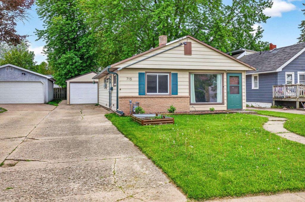 Photo of 715 Division STREET, Neenah, WI 54956 (MLS # 50326096)