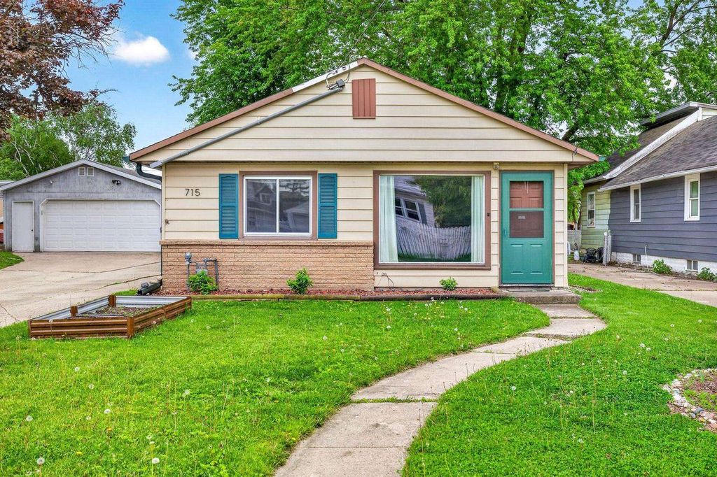 Photo of 715 Division STREET, Neenah, WI 54956 (MLS # 50326096)