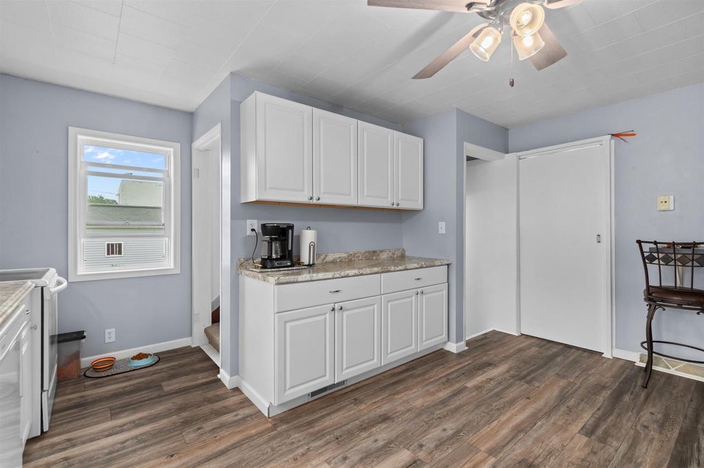 Photo of 127 Madison STREET, Menasha, WI 54952 (MLS # 50328324)