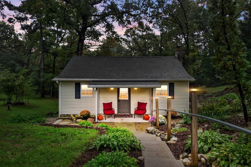 Photo of N6830 Tippecanoe TRAIL, Elkhorn, WI 53121 (MLS # 1982188)