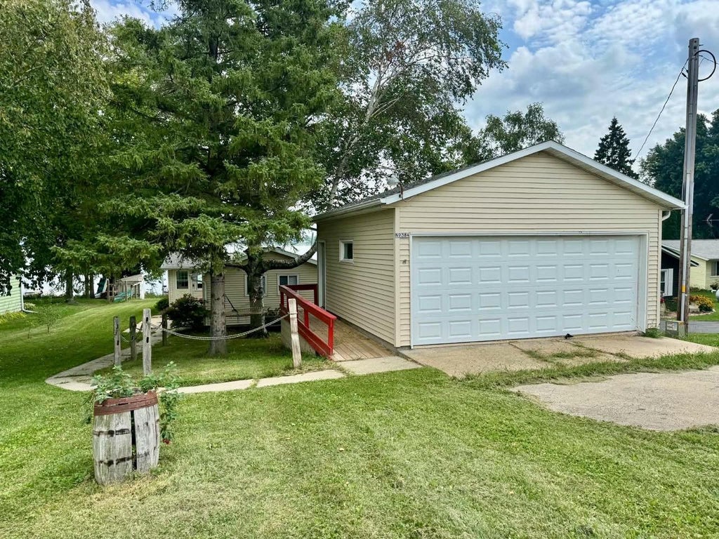Photo of N9384 Idlehour DRIVE, Randolph, WI 53956 (MLS # 2031870)
